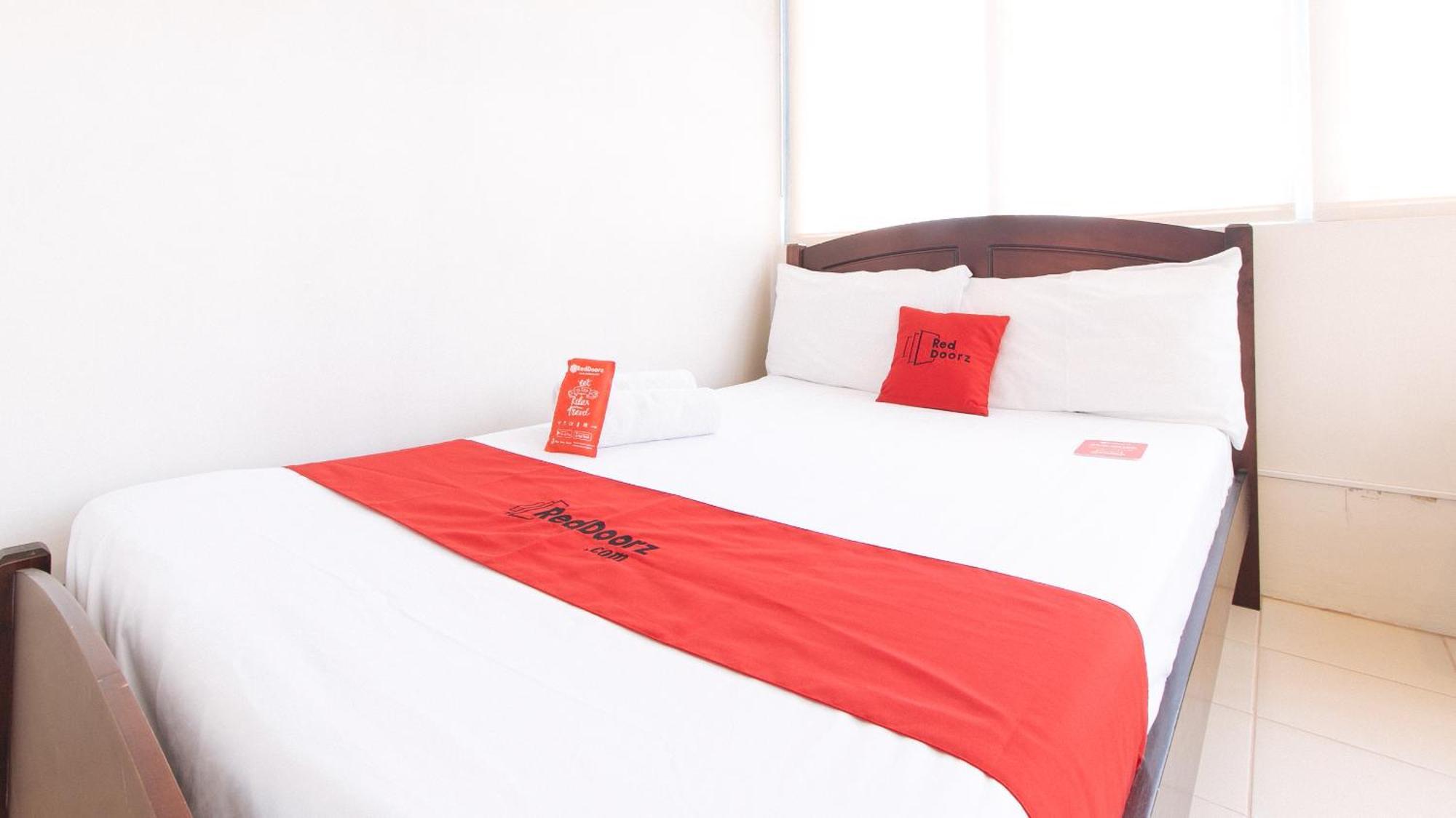 Reddoorz Plus @ E Rodriguez Corner Banawe Quezon City Εξωτερικό φωτογραφία