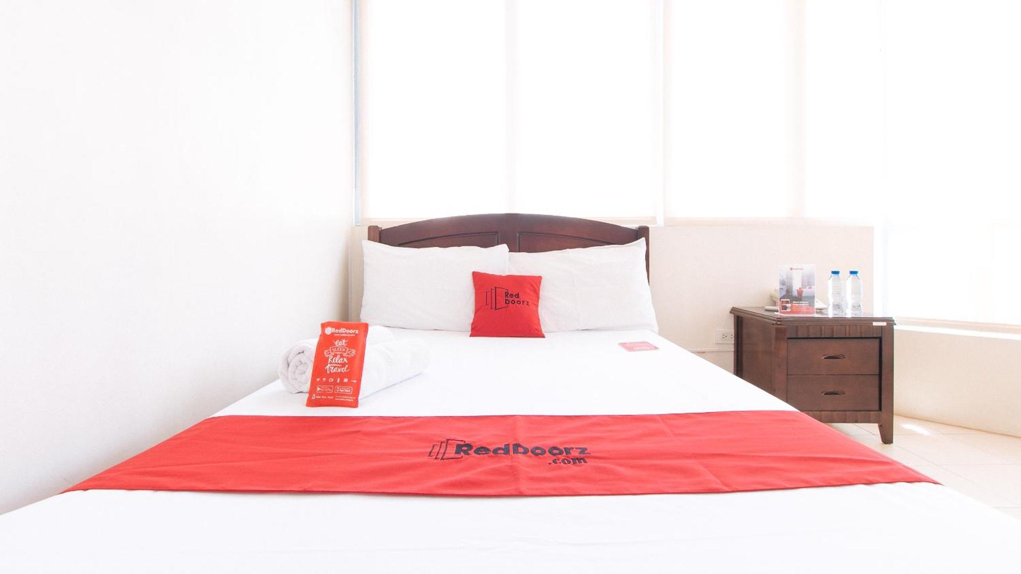 Reddoorz Plus @ E Rodriguez Corner Banawe Quezon City Εξωτερικό φωτογραφία