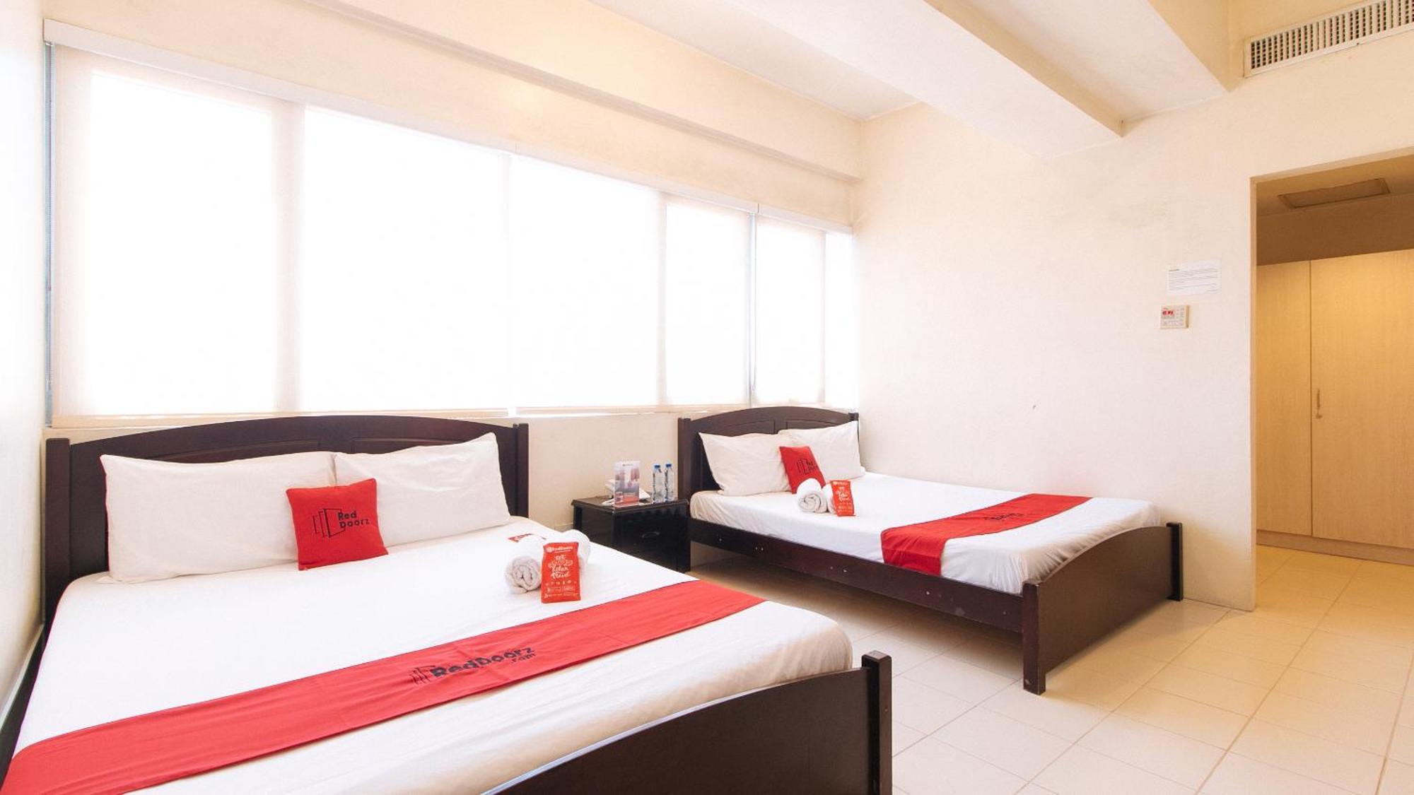 Reddoorz Plus @ E Rodriguez Corner Banawe Quezon City Εξωτερικό φωτογραφία