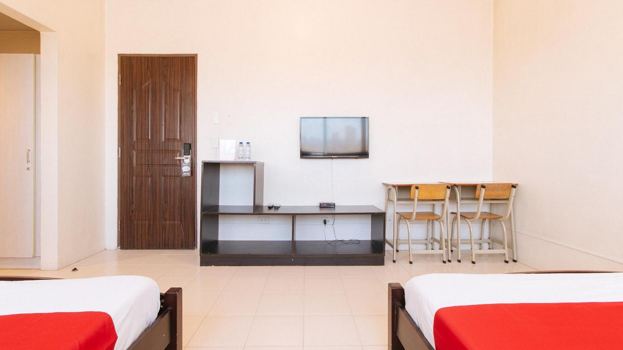 Reddoorz Plus @ E Rodriguez Corner Banawe Quezon City Εξωτερικό φωτογραφία