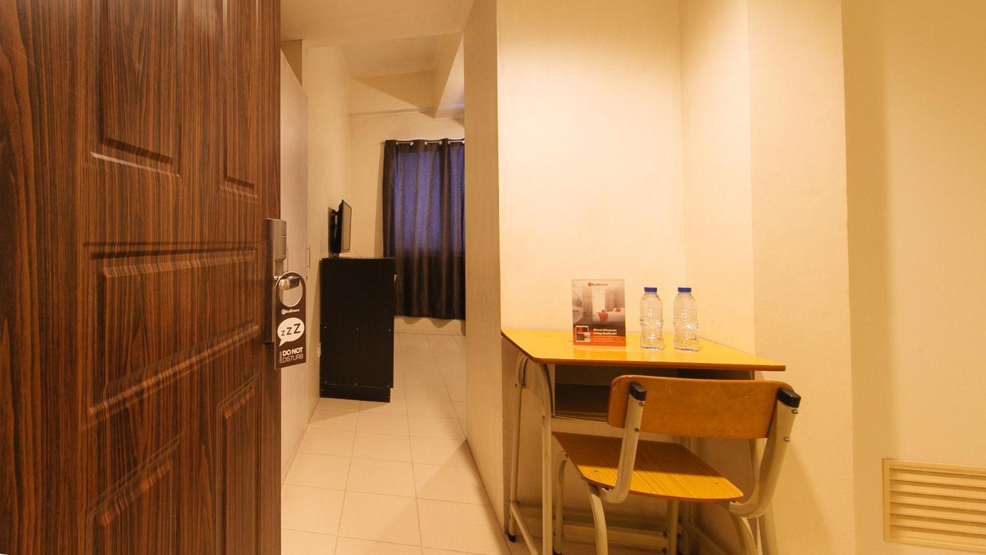 Reddoorz Plus @ E Rodriguez Corner Banawe Quezon City Εξωτερικό φωτογραφία
