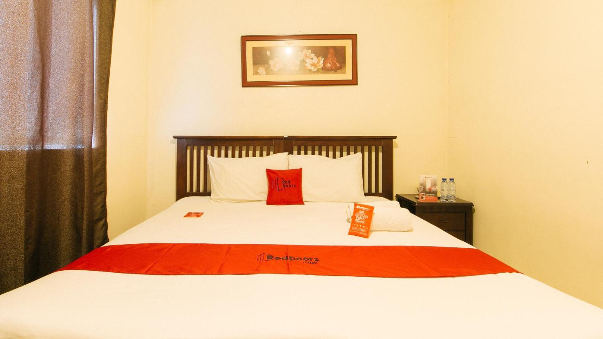 Reddoorz Plus @ E Rodriguez Corner Banawe Quezon City Εξωτερικό φωτογραφία