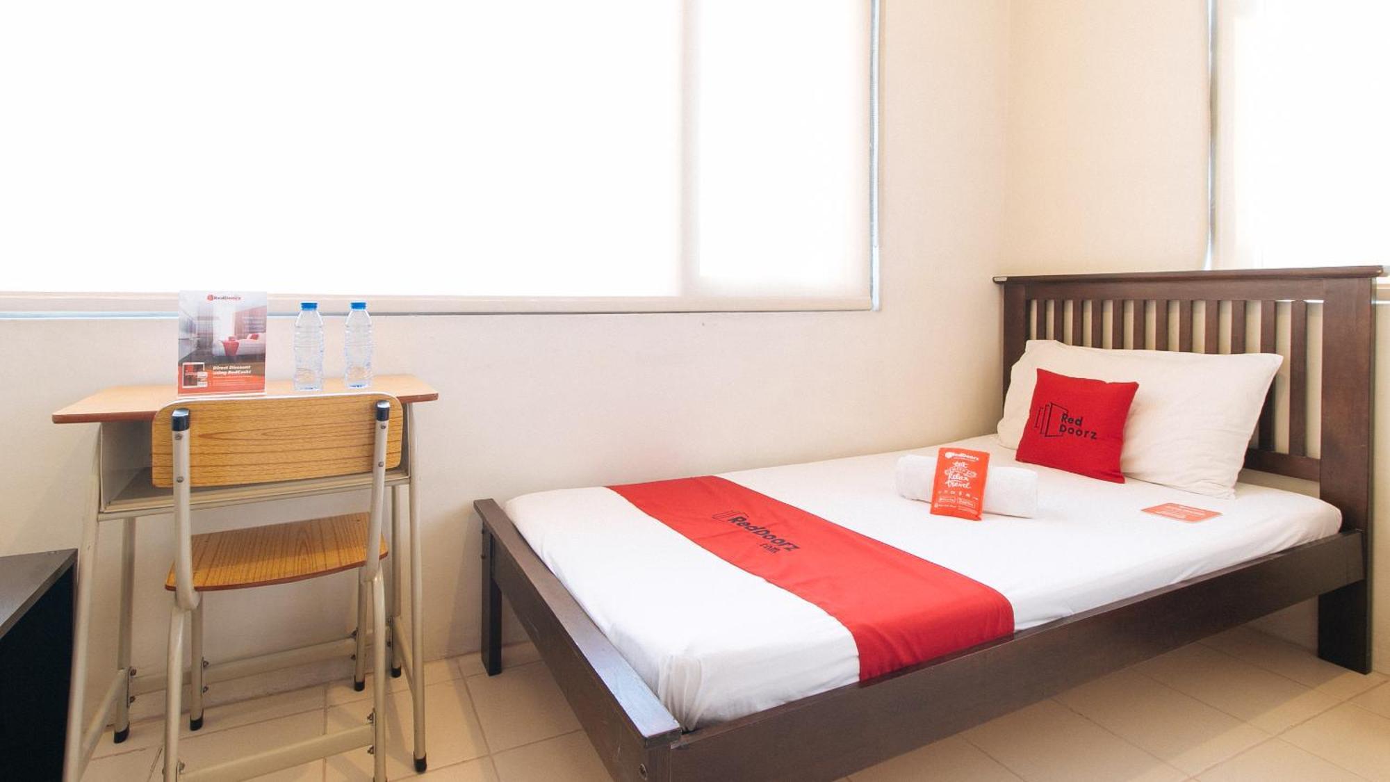 Reddoorz Plus @ E Rodriguez Corner Banawe Quezon City Εξωτερικό φωτογραφία