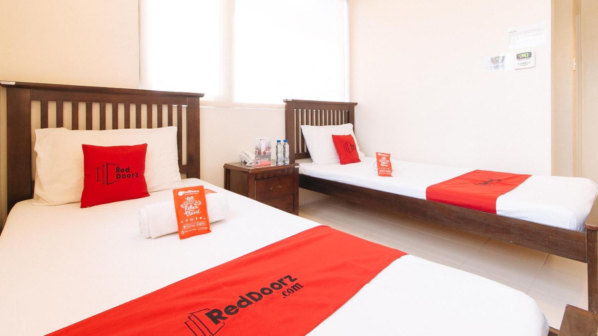 Reddoorz Plus @ E Rodriguez Corner Banawe Quezon City Εξωτερικό φωτογραφία