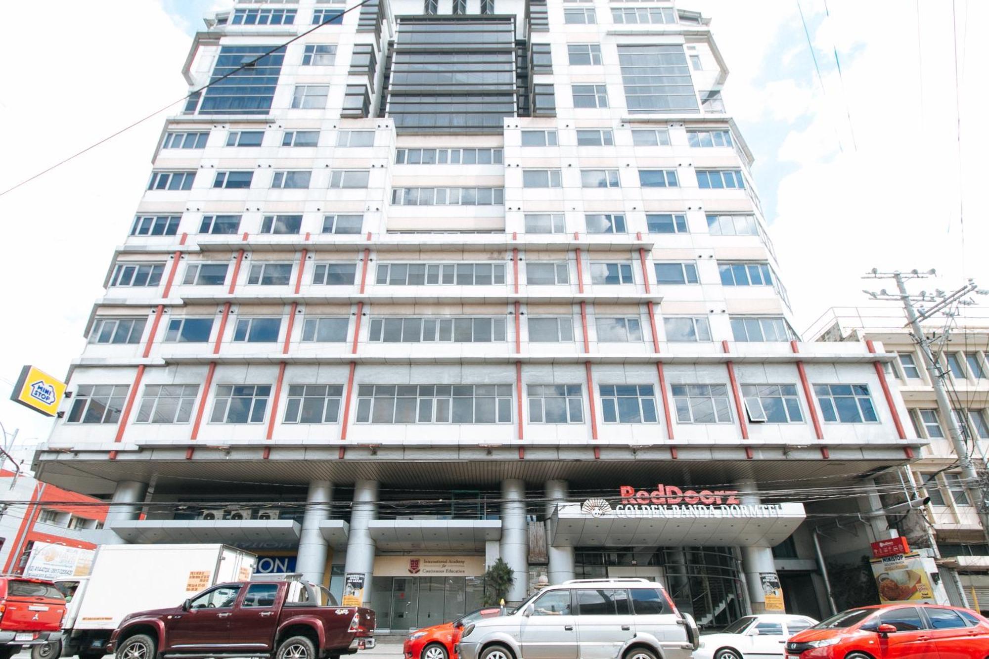 Reddoorz Plus @ E Rodriguez Corner Banawe Quezon City Εξωτερικό φωτογραφία